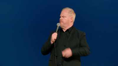"Seria inapropriado." - Jim Gaffigan: Dark Pale
