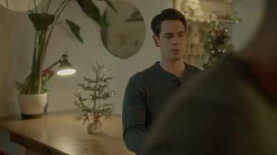 Seriously, who doesn't come
home to see their family, - Meeting Mr. Christmas