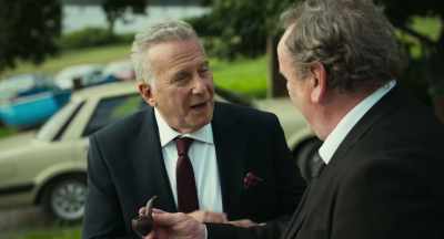 - Seriously, it's very
thoughtful, I don't,
I don't smoke. - The Problem with People