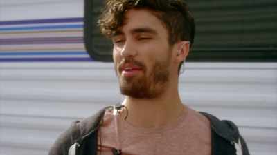 Set-PA Adam - Famous in Love