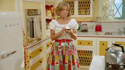 Set your timer
for 60 minutes, - At Home with Amy Sedaris
