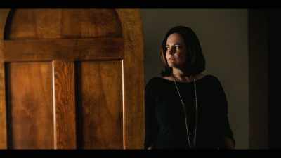 SETH MEYERS:
She's an incredible writer, - I'll Be Gone in the Dark