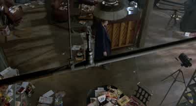 Seth? No, no, no. Up here. - The Fly