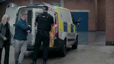 Seven men are arrested
and brought in for questioning. - The Detectives: Fighting Organised Crime