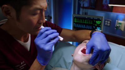 Severe tooth decay on
the left posteriors. - Chicago Med