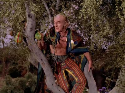 - Sevrin, don't! You'll kill yourself!
- Don't bite into that ! - Star Trek