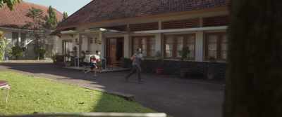 - Sewer rat's going crazy!
- Careful! Rabies! Run! - Sri Asih
