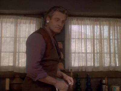 Shakaar, before they get here,
we should talk. - Star Trek: Deep Space Nine