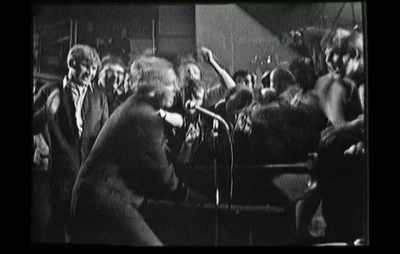 ♪ Shake it, baby, shake it ♪ - Jerry Lee Lewis: Trouble in Mind