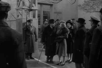 Shall we cross
the border, sir? - Mission to Moscow