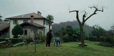 - Shall we do something like this?
- Yes, even a little bit deeper. - Architecton