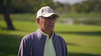 Shall we go and get Eugene
on his cart? [chuckles] - The Reluctant Traveler with Eugene Levy
