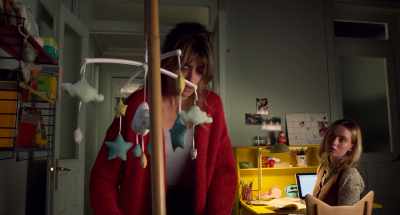 - Shall I help you?
- No, thanks, I got it. - Parallel Mothers
