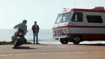 - Shall I wait, officer?
- Yeah. No. Do whatever you want! - Hooper