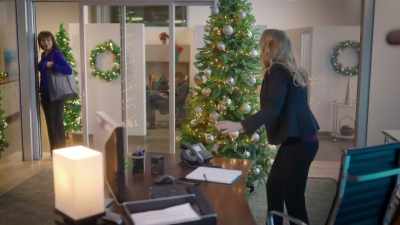 Sharon, hi.
What a nice surprise. - A Cozy Christmas Inn