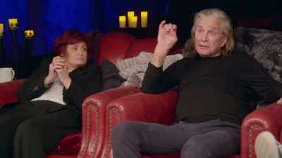 - [Sharon] Yes, you did.
- [Ozzy] That's very pretty - The Osbournes Want to Believe