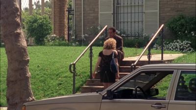 SHARONA: Thought you might be here.
How you doing? - Monk