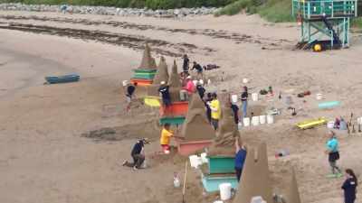[shaun] now,
 the remaining eight teams - Race Against The Tide