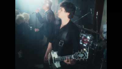 ♪ She was a girl from Birmingham - Pistol