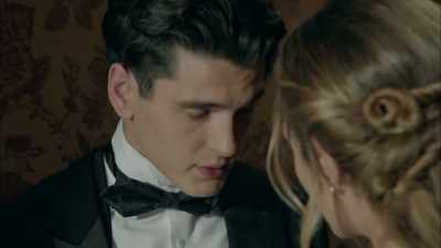 She was a handful.
[ Chuckles softly ] - Grand Hotel