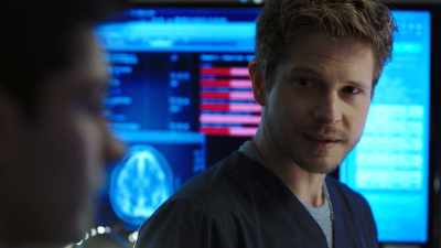 - She has a lot to live for.
- If she makes it off the table. - The Resident