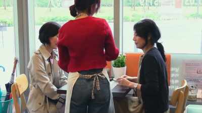 - She has a lunch appointment.
- Yes, coming right up. - In Front of Your Face