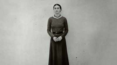 She had a pretty body and a delicate face. - Frida
