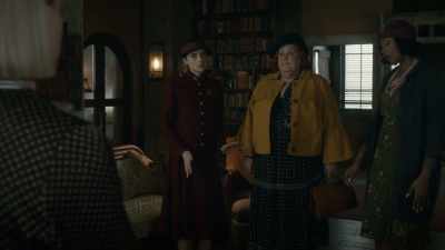 She was able to pick out Logan - Frankie Drake Mysteries