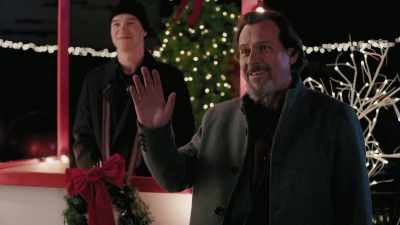 She agreed
to come with me, - Everything Christmas