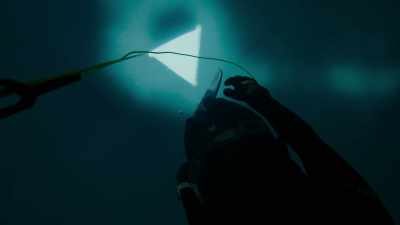 She was already
a free diver... - Limitless with Chris Hemsworth