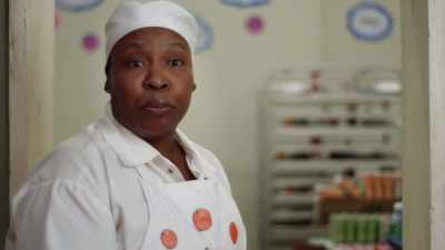 She always comin' in the kitchen, - Abbott Elementary