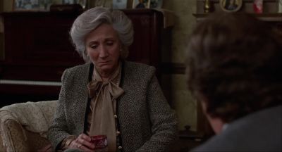 She ate a meal that could choke a pig - Moonstruck
