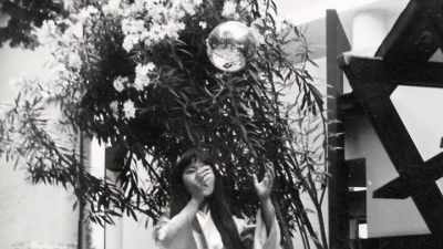 She begins in this kimono, - Kusama : Infinity
