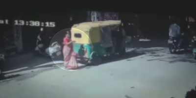 She called her friend at 12:50. - Crime Stories: India Detectives
