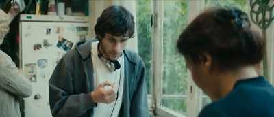 -She can live without your present.
-She's been grumbling all day. - My Happy Family