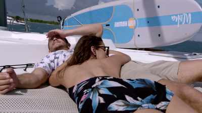 ♪ She can take anything she wants ♪ - Love Is Blind