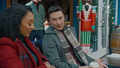 She can't cook to save her life, - Scouting for Christmas