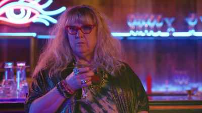-She can't handle all these babies.
-Let me get this straight. - Back on the Strip