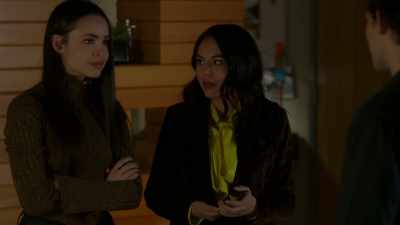 She can't lie her way
out of it this time. - Pretty Little Liars: The Perfectionists