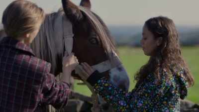 SHE CHUCKLES - Ackley Bridge