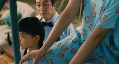 She consults one
on business matters! - The Confidence Man JP - The Movie -
