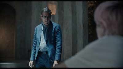 - She could have seen something.
- No. She would have told me. - A Murder at the End of the World