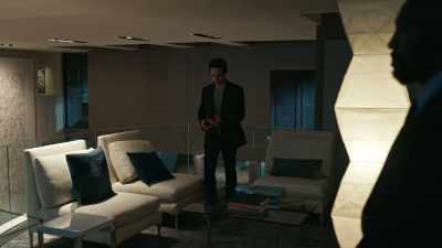- She dead yet?
- No. But she is pissed. - The Equalizer