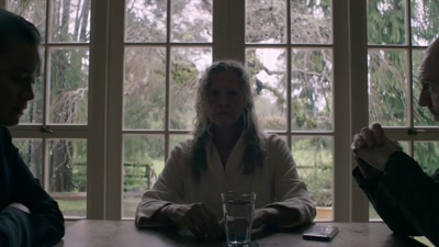 She didn't break out.
This was unlocked. - The Gone