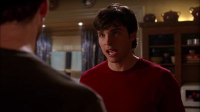 She didn't have to help me. - Smallville