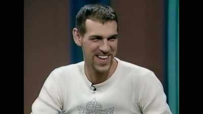 ‐She didn't have much choice.
‐[both laughing] - Larger than Life: The Kevyn Aucoin Story