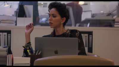 She didn't say
that it was gonna be a few... - A Simple Favor
