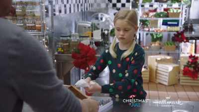- She does that at home too.
- I do not, okay, I do. - Crashing Through the Snow