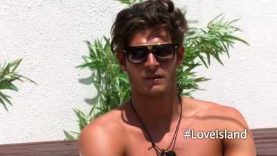 ‐She doesn't care.
‐No, like,
she, like, obviously. - Love Island