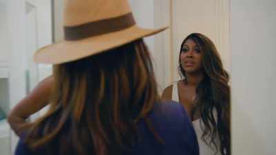 - She doesn't have a choice.
- I deserve the best room. - The Real Housewives Ultimate Girls Trip
